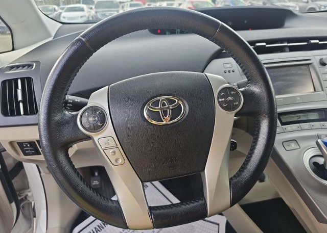 isb661457392-2013-toyota-prius_4