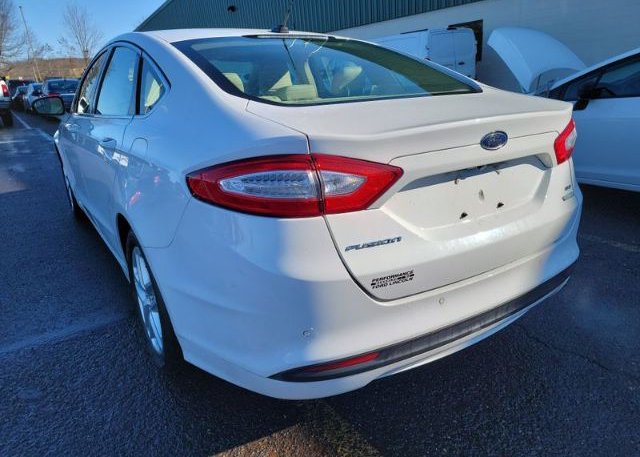 isb669380398-2016-ford-fusion_16