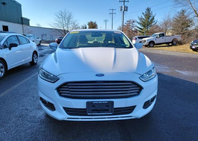 isb669380398-2016-ford-fusion_9