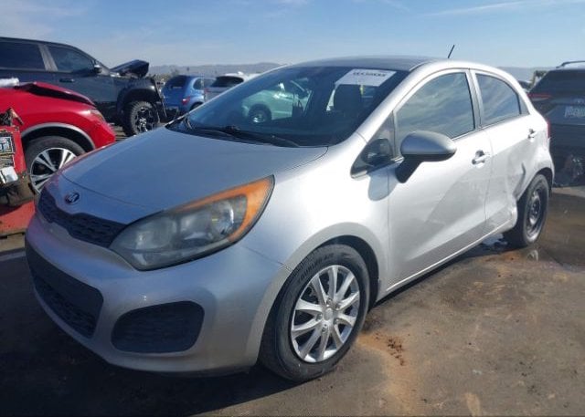 isb688890851-2013-kia-rio_2