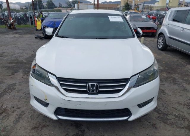 isb695070080-2014-honda-accord_12