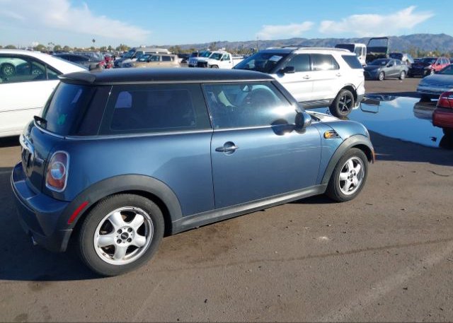 isb700096355-2011-mini-cooper_4