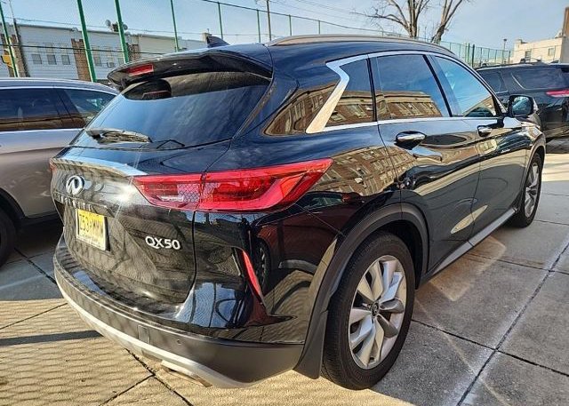 isb709889166-2020-infiniti-qx50_4