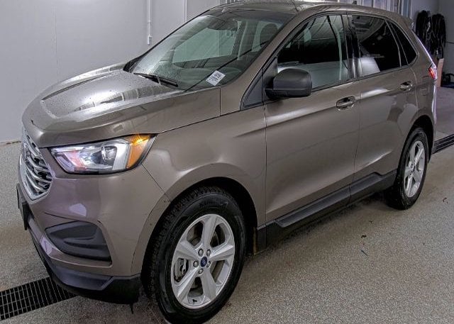 isb717608727-2019-ford-edge_12