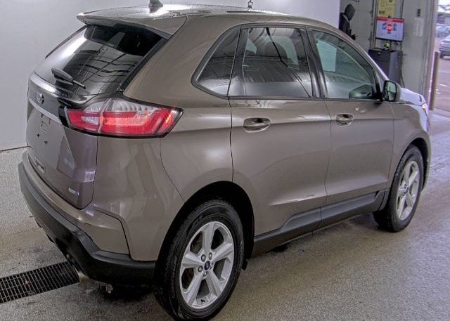 isb717608727-2019-ford-edge_4