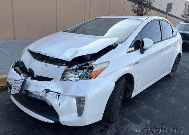 isb717732731-2014-toyota-prius_15