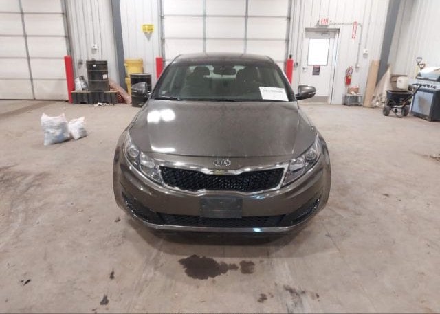 isb719088089-2011-kia-optima_12