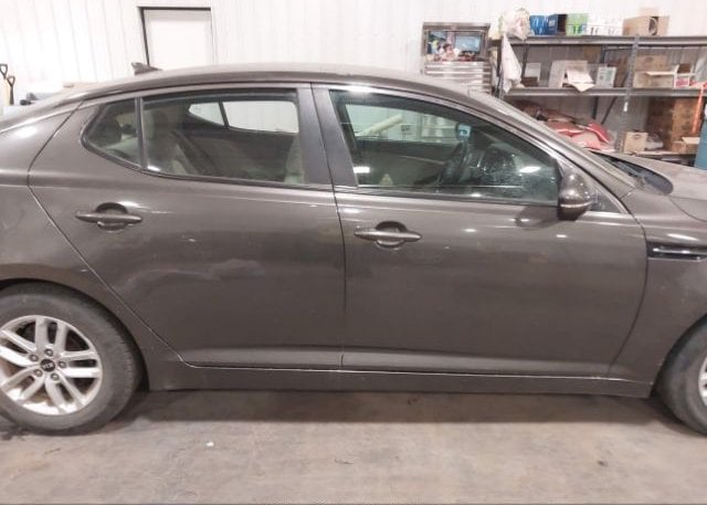 isb719088089-2011-kia-optima_13