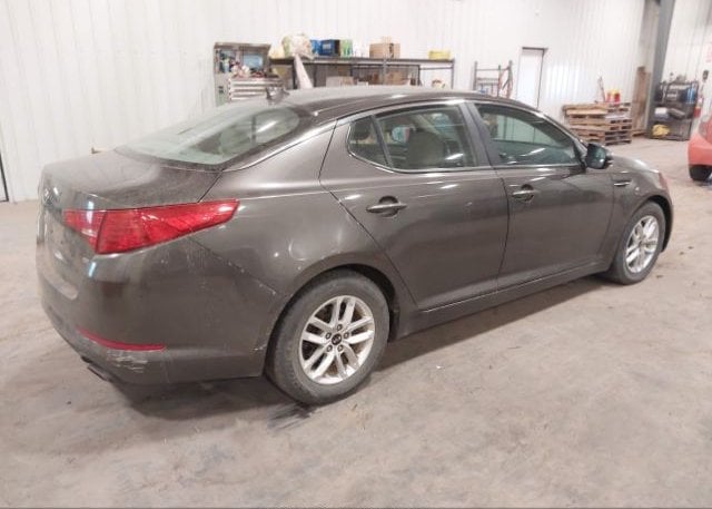 isb719088089-2011-kia-optima_4