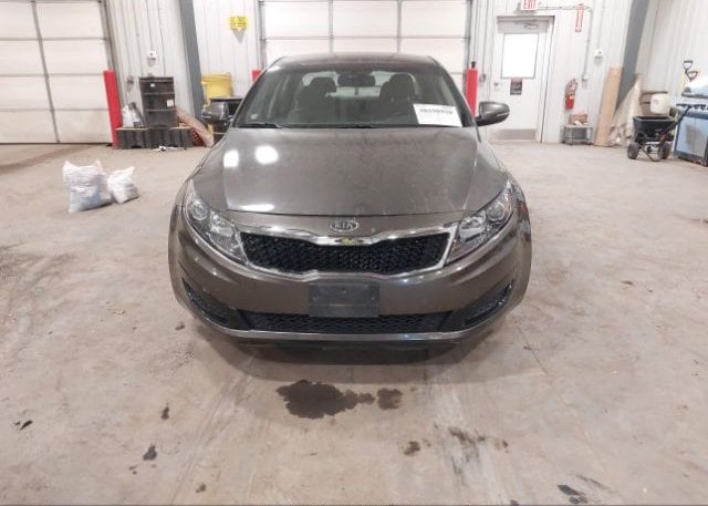 isb719088089-2011-kia-optima_6