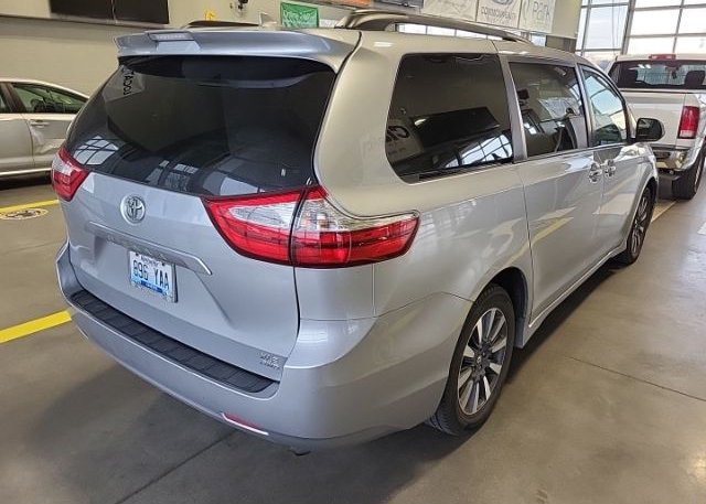 isb733425372-2018-toyota-sienna_29