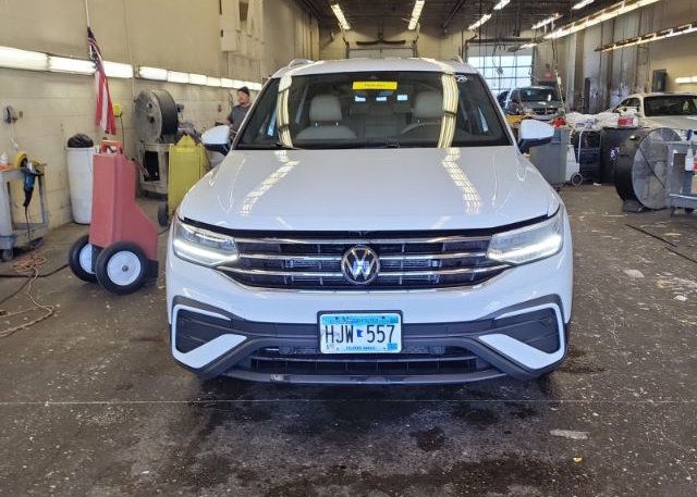 isb746513701-2022-volkswagen-tiguan_27