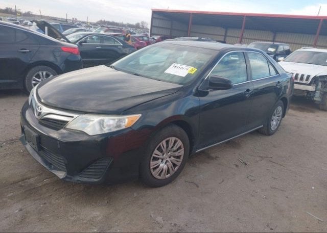 isb769060331-2013-toyota-camry_2