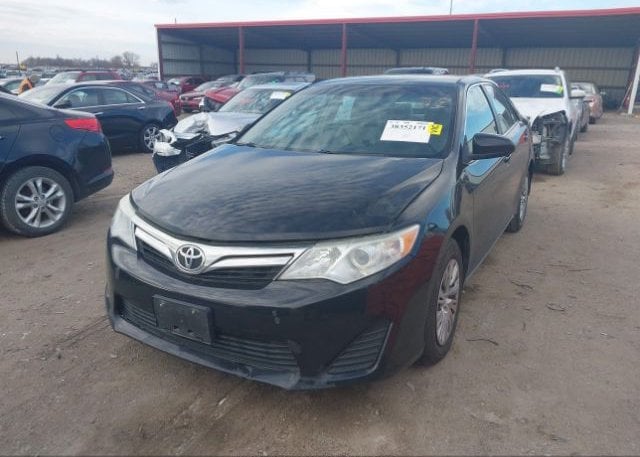 isb769060331-2013-toyota-camry_6