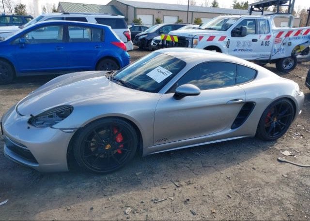 isb769202433-2018-porsche-718-cayman_15