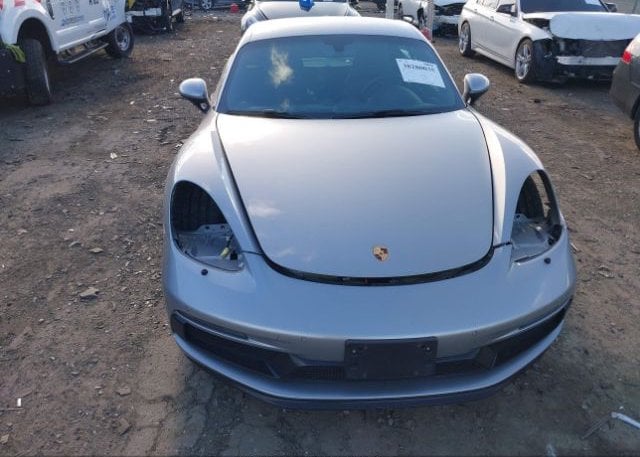 isb769202433-2018-porsche-718-cayman_6