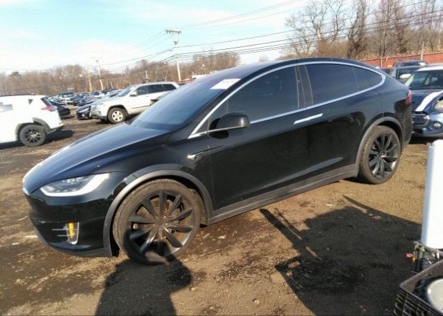 isb878559953-2018-tesla-model-x_2