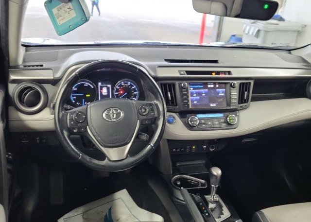 isb878620677-2018-toyota-rav4-hybrid_30