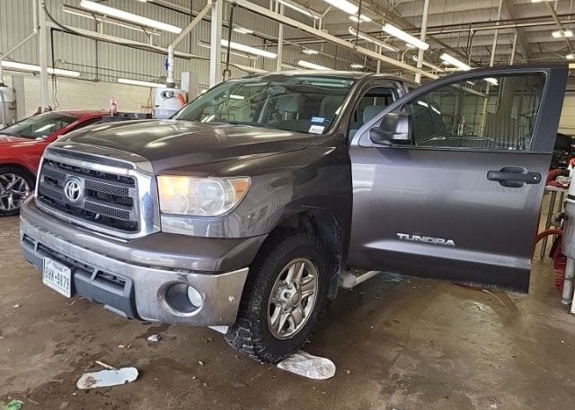 isb900584398-2013-toyota-tundra_14