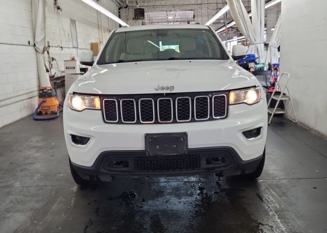 isb935907119-2018-jeep-grand-cherokee_25