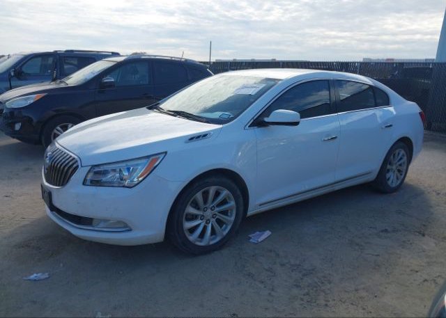 isb940084955-2016-buick-lacrosse_2