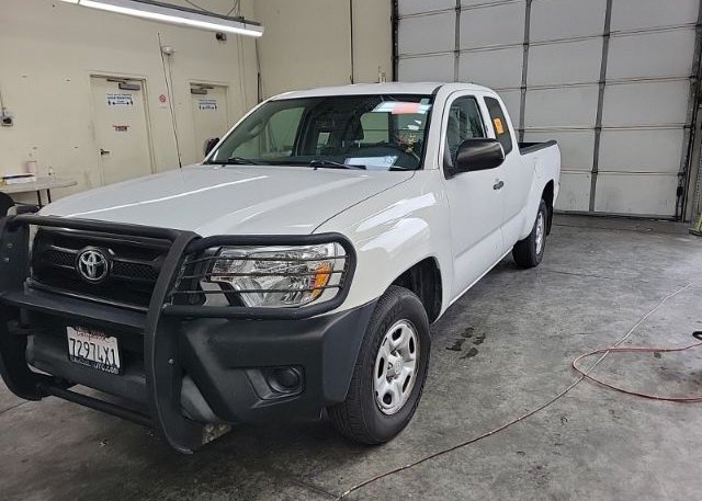 isb946445362-2015-toyota-tacoma_23