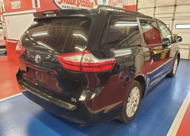 isb964149723-2017-toyota-sienna_8