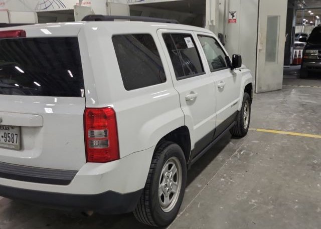 isb965606868-2012-jeep-patriot_12