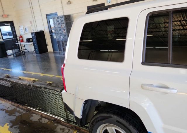 isb965606868-2012-jeep-patriot_19