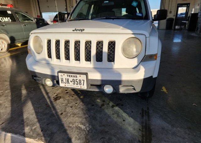 isb965606868-2012-jeep-patriot_8