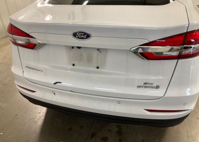 isb980541859-2019-ford-fusion-hybrid_14