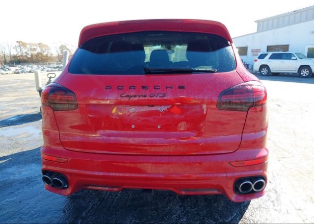 isb999272494-2018-porsche-cayenne_16