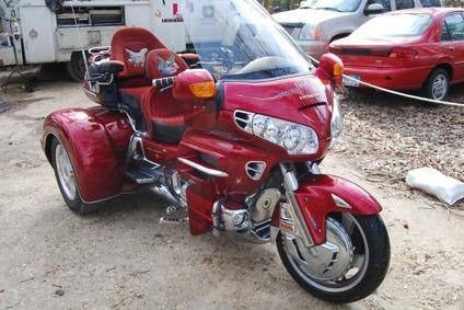 04 Red Honda GL1800 Trike in Excellent Condition for Sale
</span>