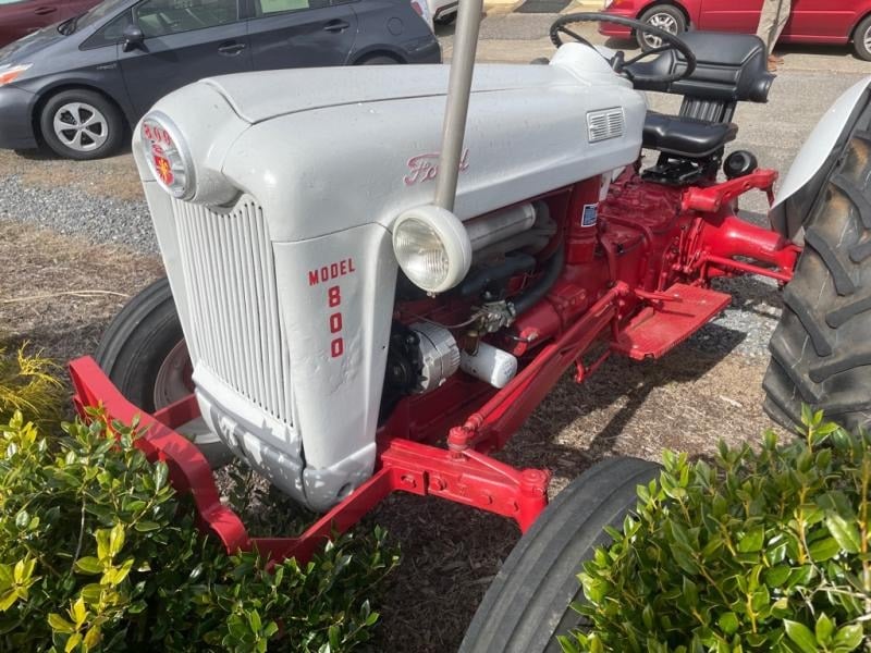 1955 FORD FARM TRACTOR 800 tractor for Sale