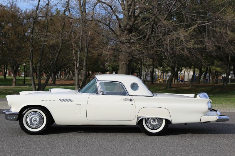 1957 FORD T-BIRD CONVERTIBLE White for Sale
</span>
