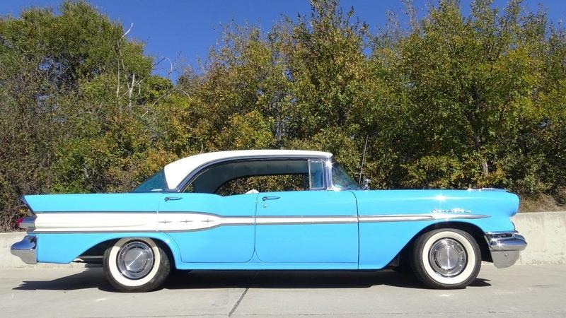 1957 Pontiac Chieftain Four Door Hardtop Blue White for Sale
</span>