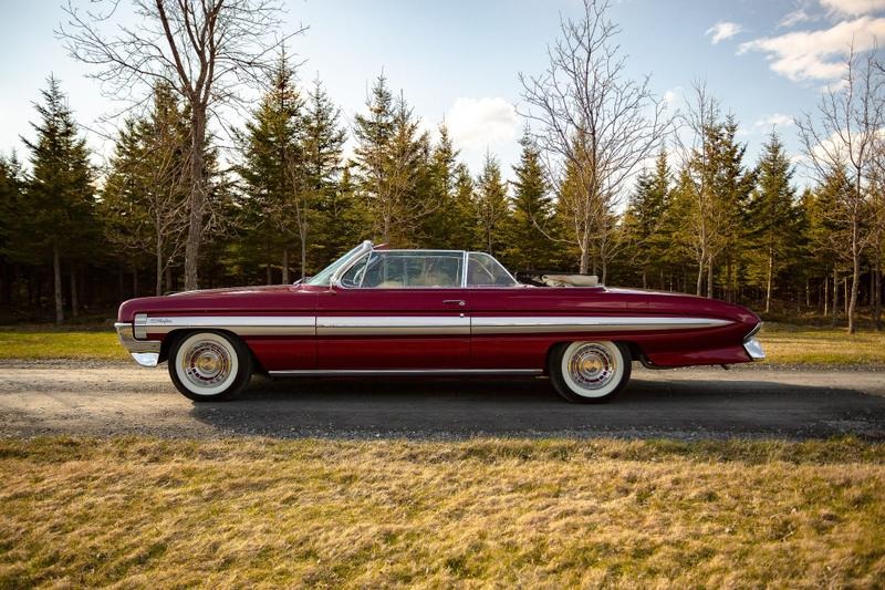 1961 Oldsmobile Starfire Convertible for Sale
</span>