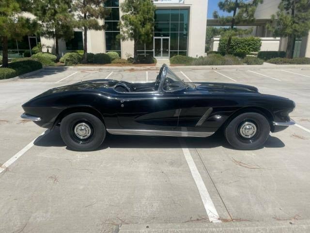 1962 Chevrolet Corvette Convertible 327 ci for Sale
</span>