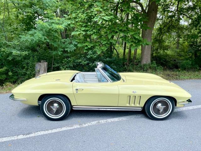1965 Chevrolet Corvette L(phone)hp Convertible for Sale
</span>