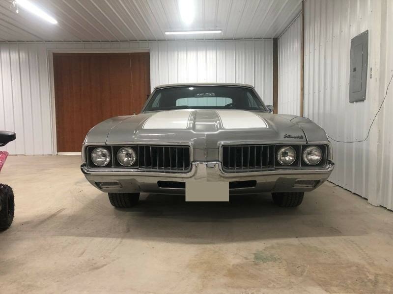 1969 Oldsmobile Cutlass Supreme Convertible silver for Sale
</span>