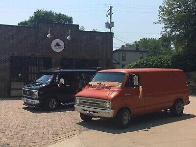 1971 Dodge B200 Tradesman 1971 Dodge B200 Van Orange RWD for Sale
</span>