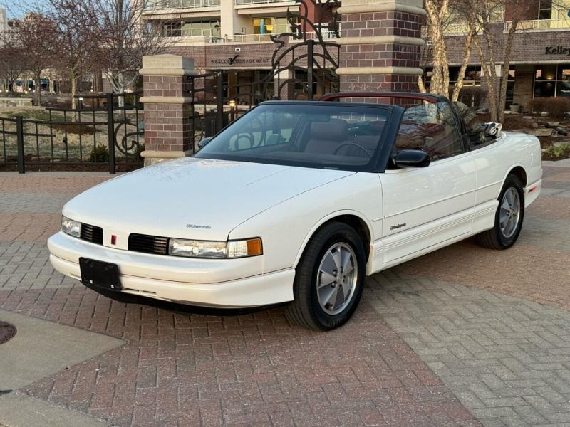 1991 Oldsmobile Cutlass Supreme Base 2dr Convertible for Sale