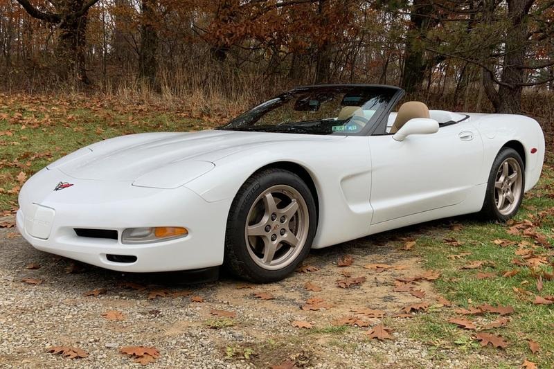 1998 Chevrolet Corvette Convertible Watch for Sale
</span>