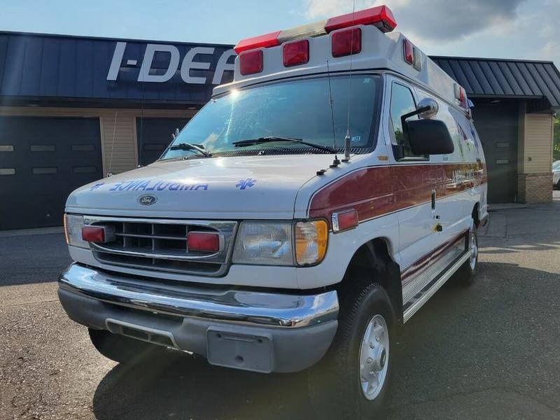 2001 Ford E-Series Chassis E-450 158 Cutaway RWD for Sale
</span>