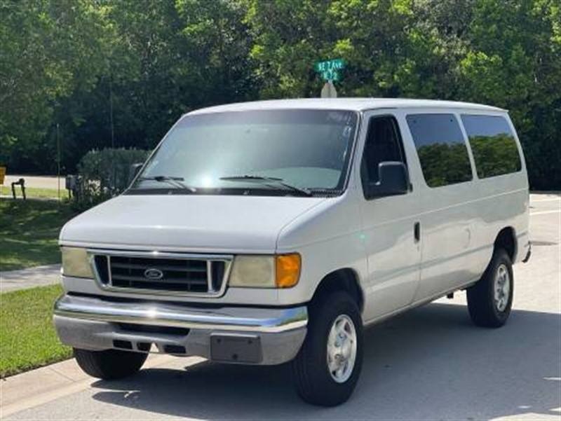 2004 FORD E-Series Wagon E 350 SD XL 3dr Passenger Van Passenger Van for Sale
</span>