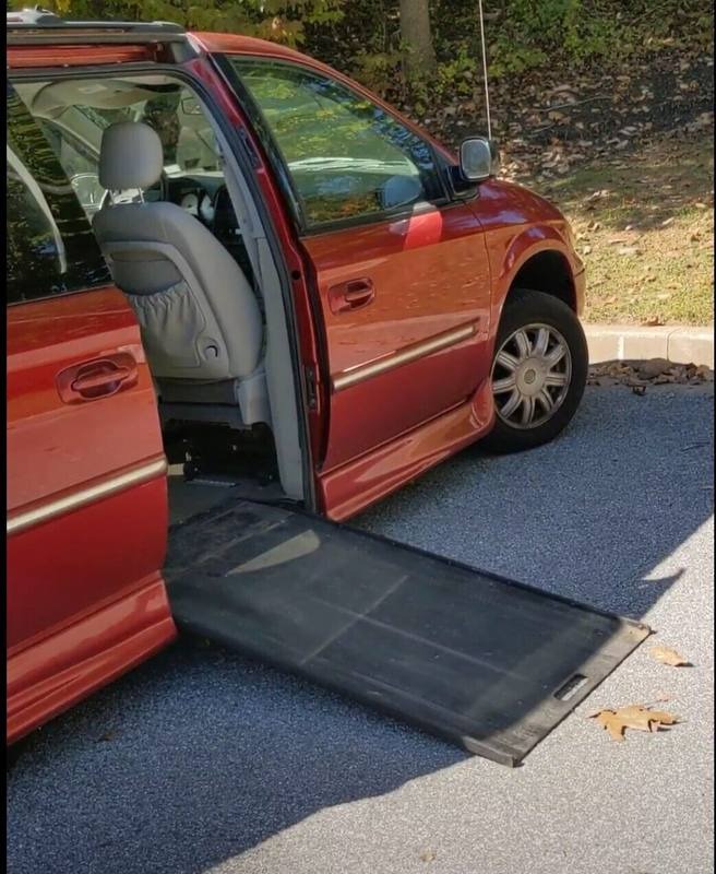 2006 Chrysler Town & Country TOURING handicap mobility van for Sale
</span>