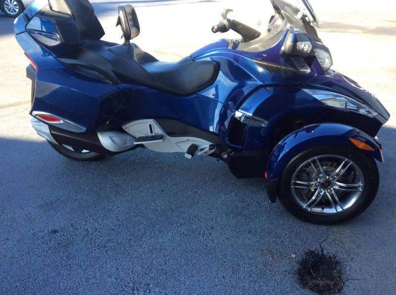 2011 Can-Am Spyder RTS Blue Edition Trike for Sale
</span>