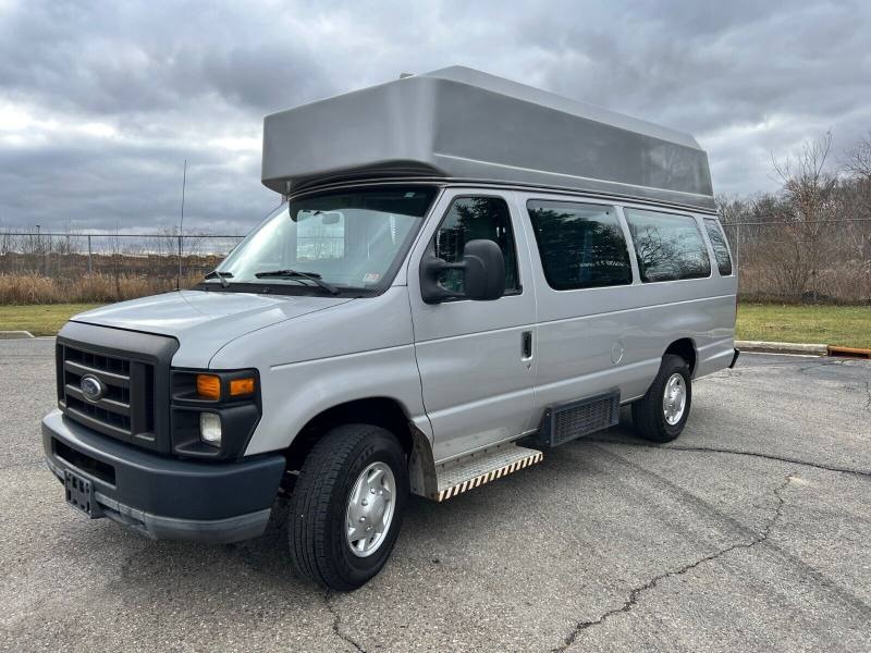 2011 Ford E350 XL, Handicap Wheelchair Van, High Top for Sale
</span>