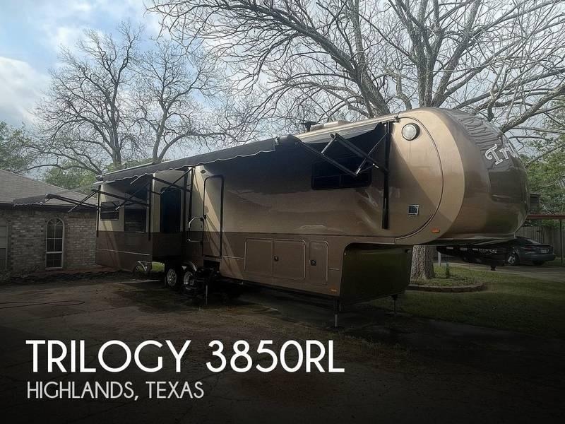 2013 Dynamax Trilogy 3850RL 38ft for Sale