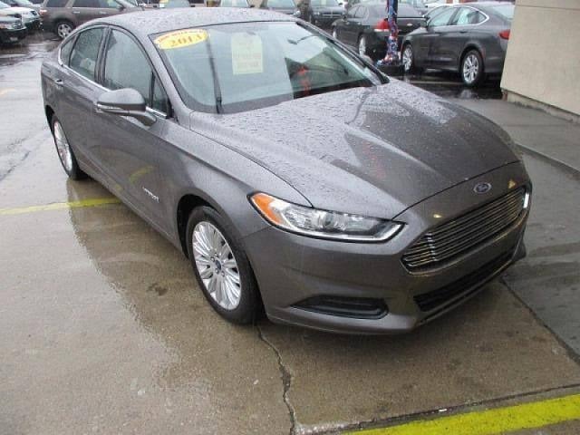 2013 Ford Fusion Hybrid SE SE 4dr Sedan for Sale
</span>